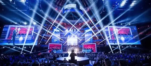 Exploring the Intersection of Finance and Virtual Competition